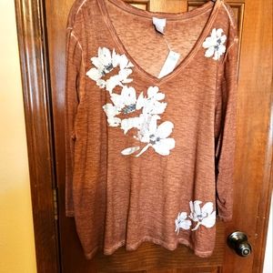 Chico's Rum Caramel Pigmented Top With Floral Accent...Sz.3, Long Sleeve